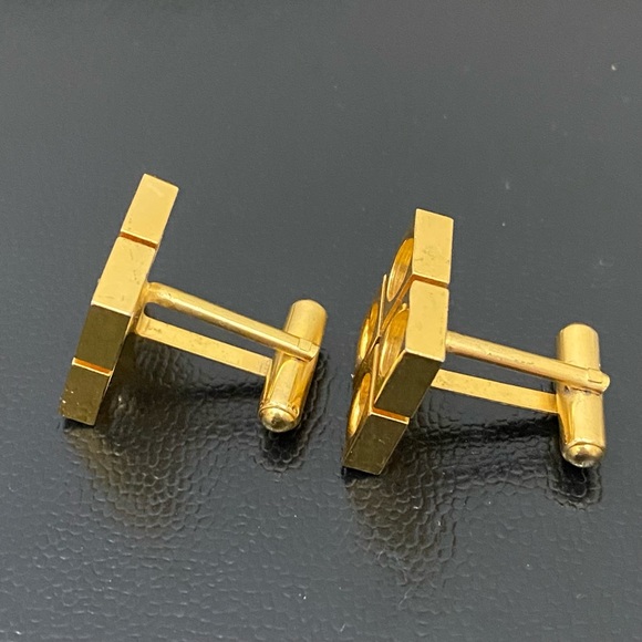 Vintage Unsigned Modernist Gold-tone Square with Holes Cufflinks - Picture 5 of 13